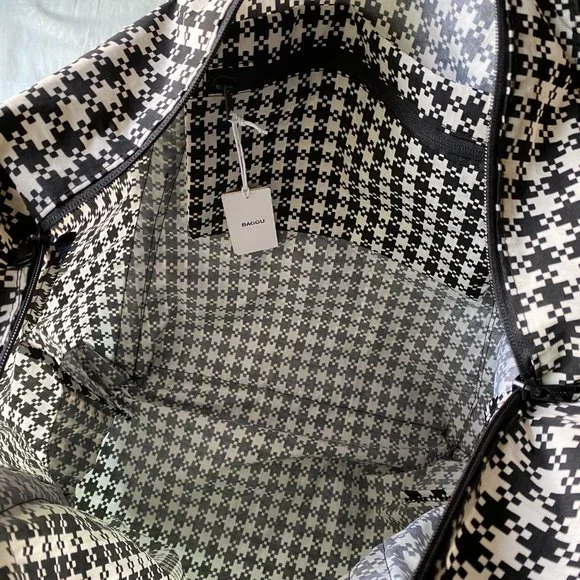 NWT Baggu Travel Cloud Bag, Black & White Pixel Gingham - Picture 4 of 6